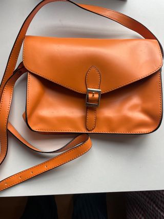 Bolso naranja de piel