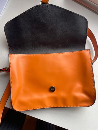 Bolso naranja de piel