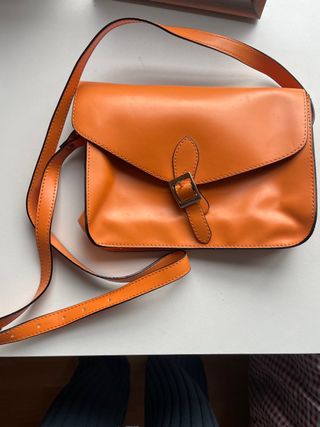 Bolso naranja de piel