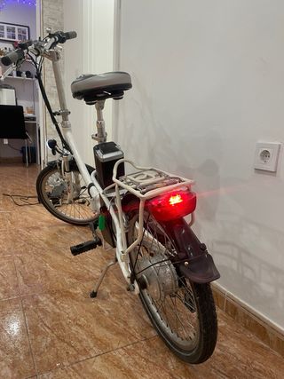 Bici Eléctrica Urbana NMOTO Blanca
