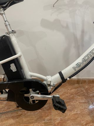 Bici Eléctrica Urbana NMOTO Blanca