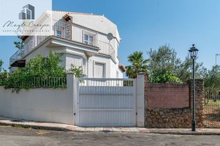 Chalet en venta en Barrio de la Vega en Monachil