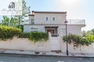 Chalet en venta en Barrio de la Vega en Monachil