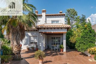 Chalet en venta en Barrio de la Vega en Monachil