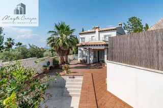 Chalet en venta en Barrio de la Vega en Monachil