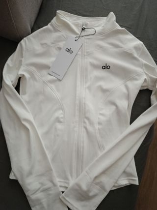 Chaqueta deportiva Alo Yoga blanca