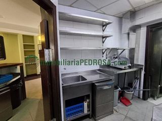 Local comercial en alquiler en Zona Fernández Ladreda en Pontevedra