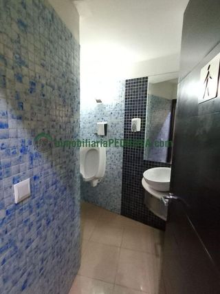 Local comercial en alquiler en Zona Fernández Ladreda en Pontevedra