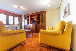 Piso en alquiler en Laviada en Gijón