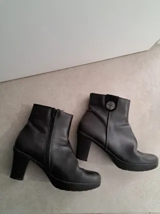 Botines negros tacón