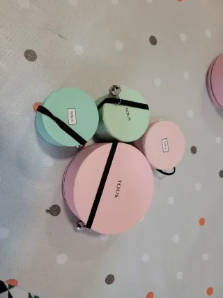 Cajas Tous Redondas (Rosa y Amarillo)