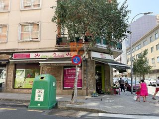 Local comercial en venta en Ensanche - Sar en Santiago de Compostela