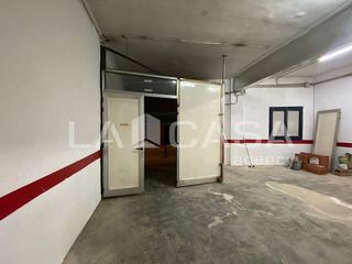 Local comercial en alquiler en Singuerlín - Can Franquesa - Les Oliveres en Santa Coloma de Gramanet