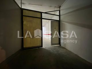 Local comercial en alquiler en Singuerlín - Can Franquesa - Les Oliveres en Santa Coloma de Gramanet