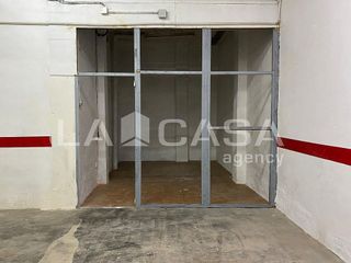 Local comercial en alquiler en Singuerlín - Can Franquesa - Les Oliveres en Santa Coloma de Gramanet