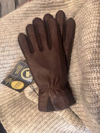Guantes de piel marrón con lana