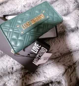 Billetera LOVE MOSCHINO verde acolchada
