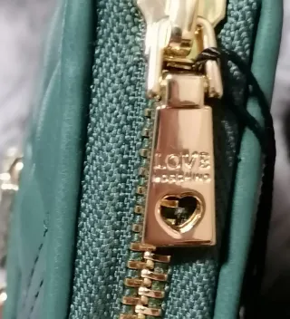 Billetera LOVE MOSCHINO verde acolchada