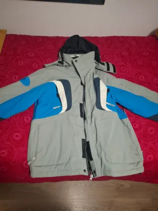 Cazadora de nieve azul y gris