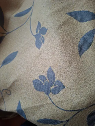 Cortina opaca crema o beige y azul