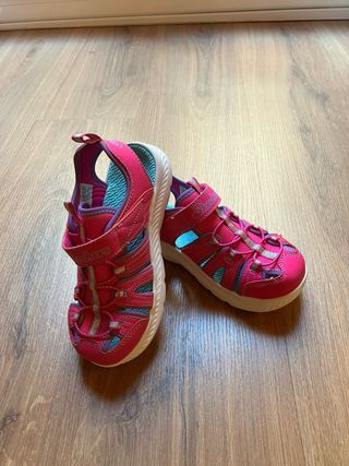 Sandalias Skechers Niña Rosa y Morado