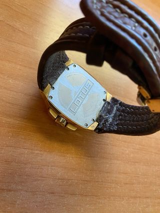 Reloj Lotus Dorado y Marrón