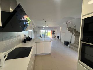 Casa pareada en alquiler en Benahavís