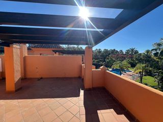 Casa pareada en alquiler en Benahavís