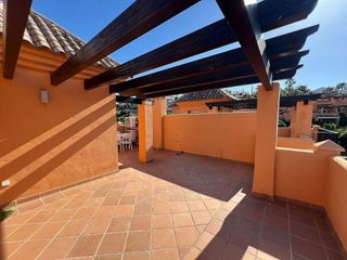 Casa pareada en alquiler en Benahavís