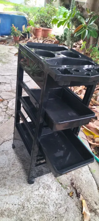 Carro peluquería y elevador.