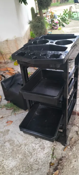 Carro peluquería y elevador.