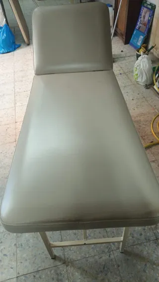 Cama de masajes vintage