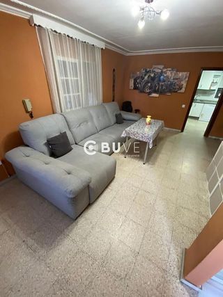 Casa en venta en La Paz en Alcalá de Guadaira