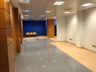 Local comercial en alquiler en Plaza de toros - Venta Vargas - Capitania en San Fernando