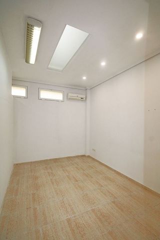 Local comercial en alquiler en Montolivet en Valencia