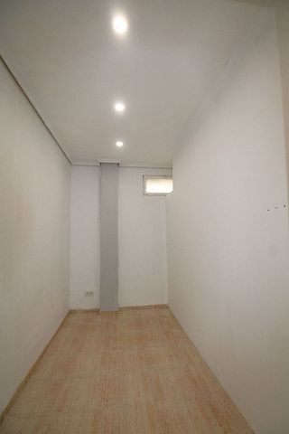 Local comercial en alquiler en Montolivet en Valencia