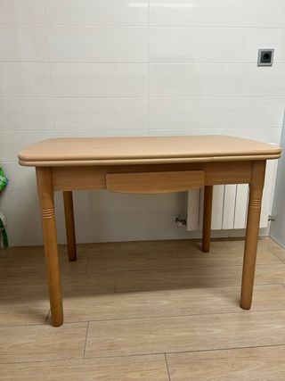 Mesa de comedor extensible de madera