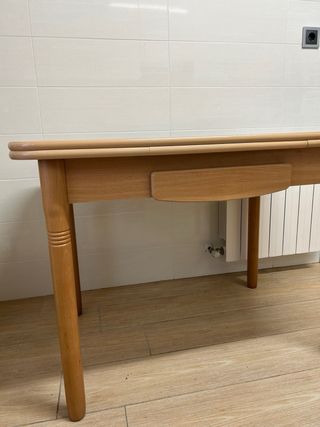 Mesa de comedor extensible de madera