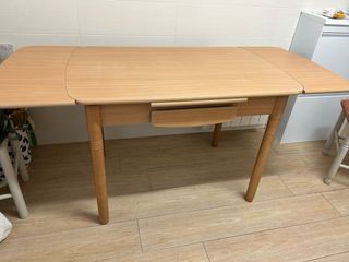 Mesa de comedor extensible de madera