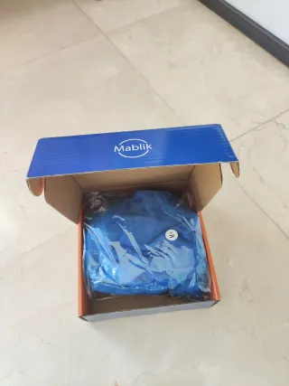 Collar isabelino hinchable azul