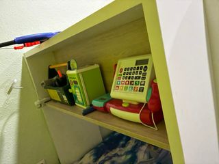 Cama tren con armario y cajones