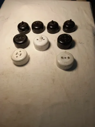 Lote interruptores y enchufes antiguos