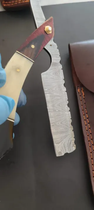 Navaja barbera artesanal Damasco