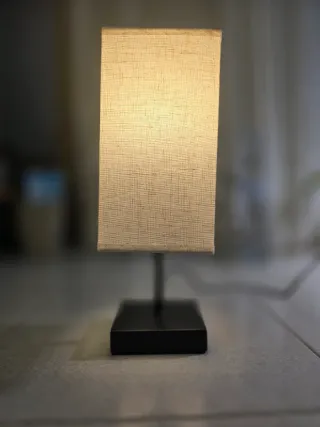 Lampada comodino con base touch dimmerabile