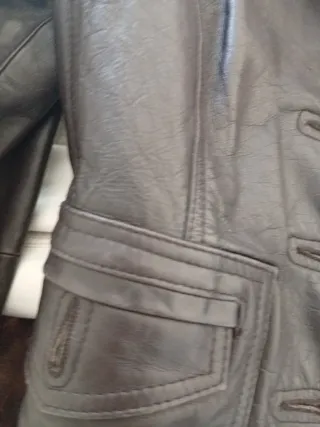 Chaqueta de piel marrón Mango