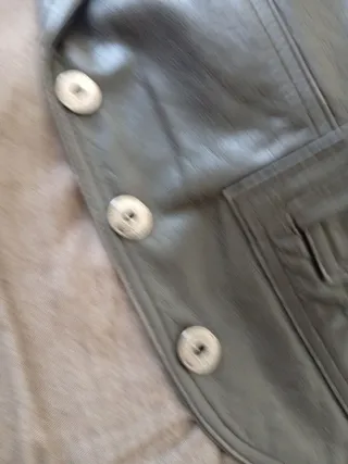 Chaqueta de piel marrón Mango