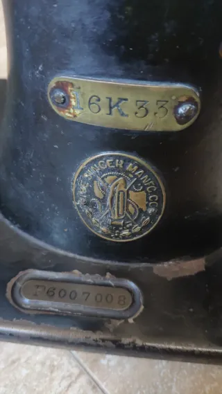 Máquina de coser Singer antigua 16K33