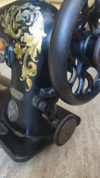 Máquina de coser Singer antigua 16K33