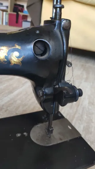 Máquina de coser Singer antigua 16K33