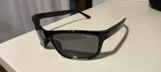 Gafas de sol varias marcas:Arnette, Armani, QS